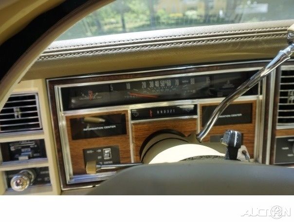 1983 Cadillac Seville Base Sedan 4-Door - photo 11