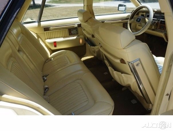 1983 Cadillac Seville Base Sedan 4-Door - photo 12