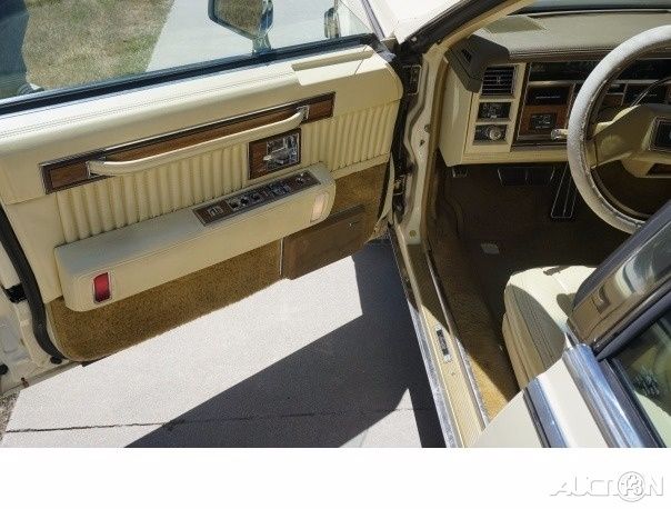 1983 Cadillac Seville Base Sedan 4-Door - photo 9