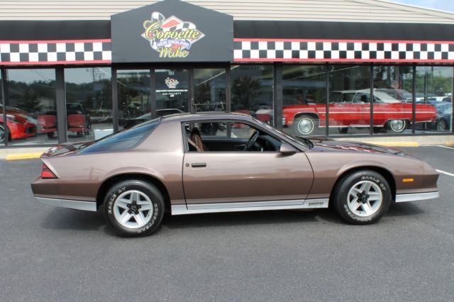 1983 Chevrolet Camaro Z/28 - photo 2
