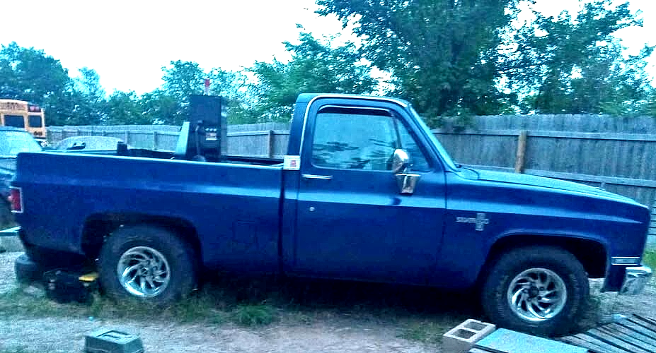1983 Chevrolet C-10 Silverado "Square Body" Shortbed V8! - photo 5