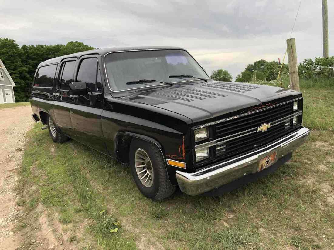 1983 Chevrolet C10 Suburban SUV Black RWD Automatic C10 1983 Chevrolet C10 Suburban C10