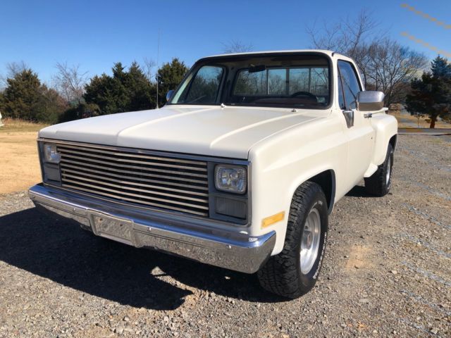 1983 Chevrolet C20 - 454 Big Block Truck - Custom Deluxe - 3/4 ton Pickup 1983 Chevrolet C/K Pickup 2500 C20 with 454 BBC! - Rarely Seen Square Body