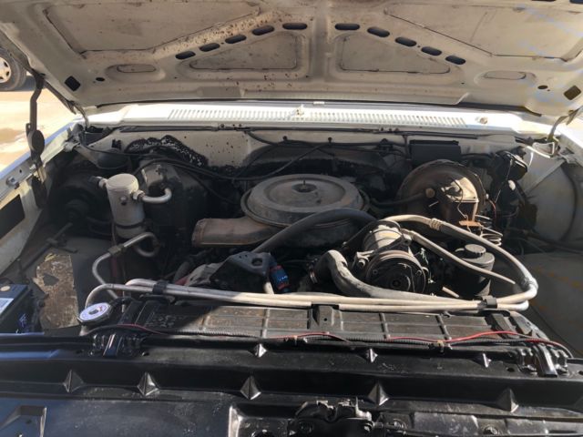 1983 Chevrolet C/K Pickup 2500 C20 with 454 BBC! - Rarely Seen Square Body - photo 10