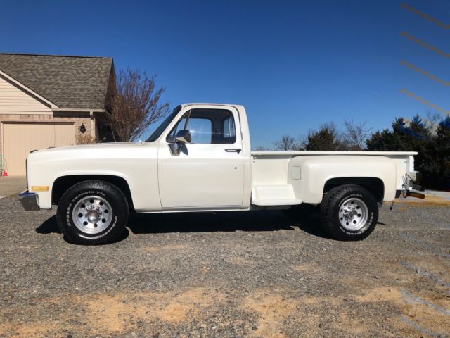1983 Chevrolet C/K Pickup 2500 C20 with 454 BBC! - Rarely Seen Square Body - photo 3