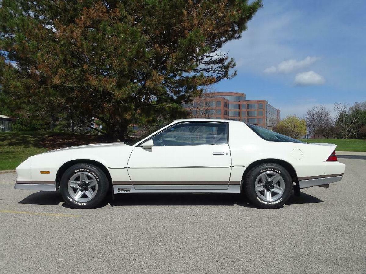 1983 Chevrolet Camaro Z28 - photo 9