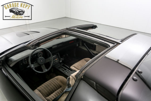 1983 Chevrolet Camaro Z28 - photo 2