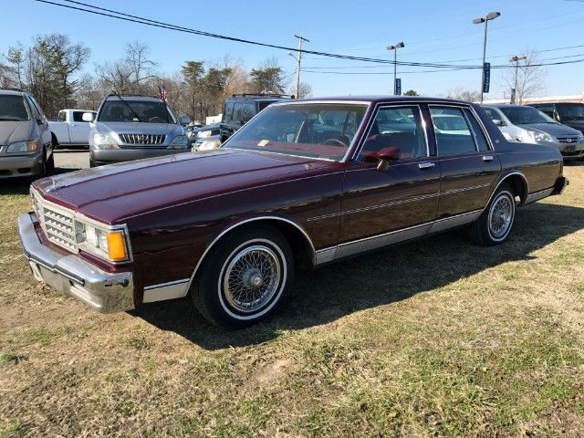 1983 Chevrolet Caprice Classic Sedan 4-Door - photo 2