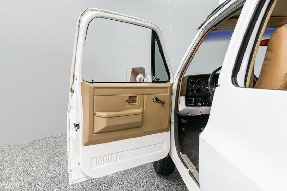 1983 Chevrolet Suburban Ambulance K20 - photo 10