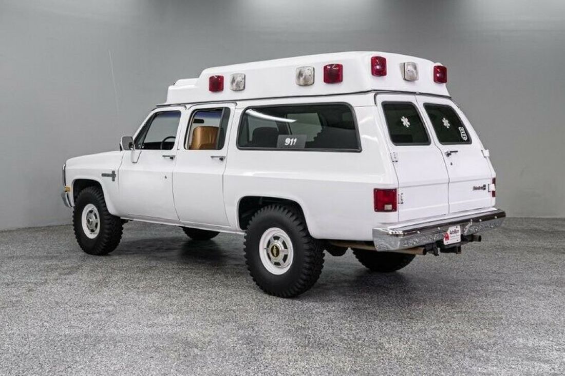 1983 Chevrolet Suburban Ambulance K20 - photo 4