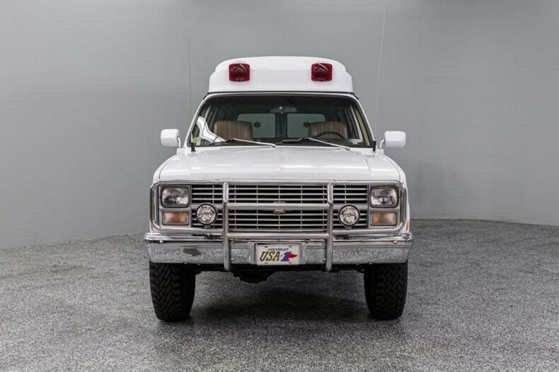 1983 Chevrolet Suburban Ambulance K20 - photo 5