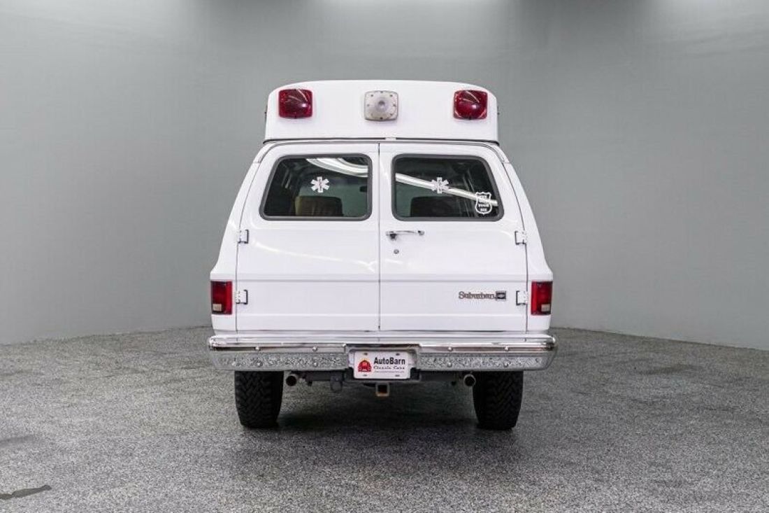 1983 Chevrolet Suburban Ambulance K20 - photo 6