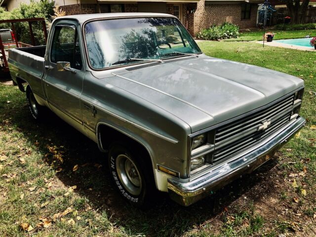 1983 Chevrolet C-10 Two Tone - photo 4