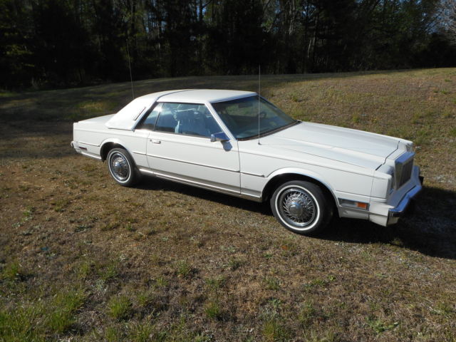 1983 Chrysler Cordoba Base Hardtop 2-Door 5.2L 1983 Chrysler Cordoba