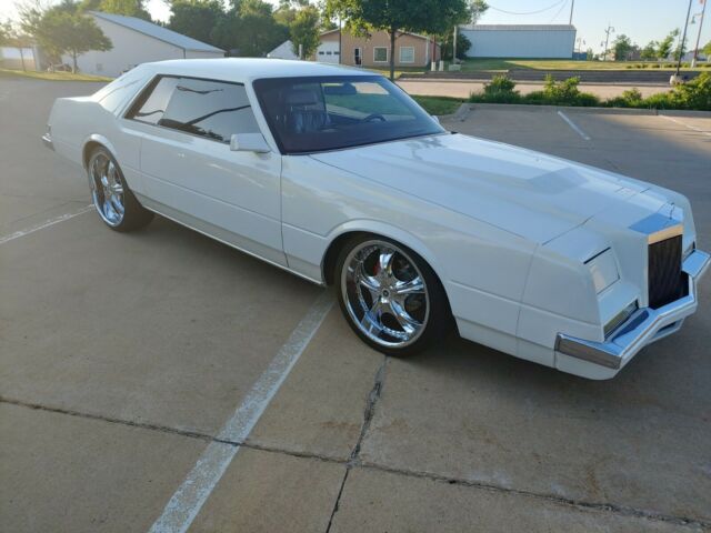 1983 Chrysler Imperial - photo 2