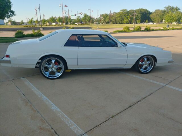 1983 Chrysler Imperial - photo 3