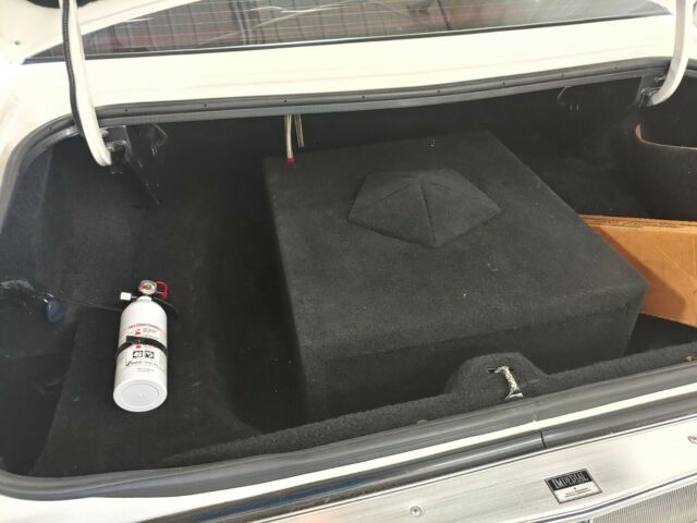 1983 Chrysler Imperial - photo 9