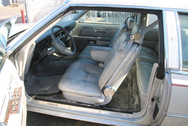 1983 Chrysler Imperial - photo 12