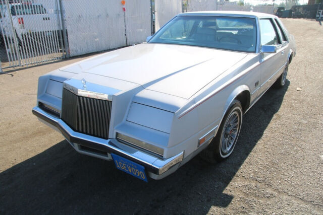 1983 Chrysler Imperial - photo 2