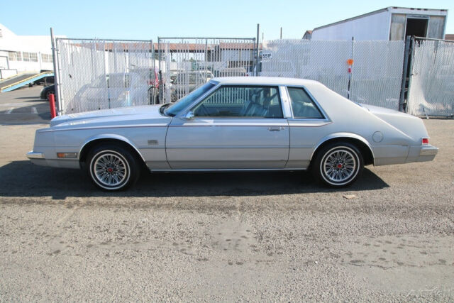 1983 Chrysler Imperial - photo 3