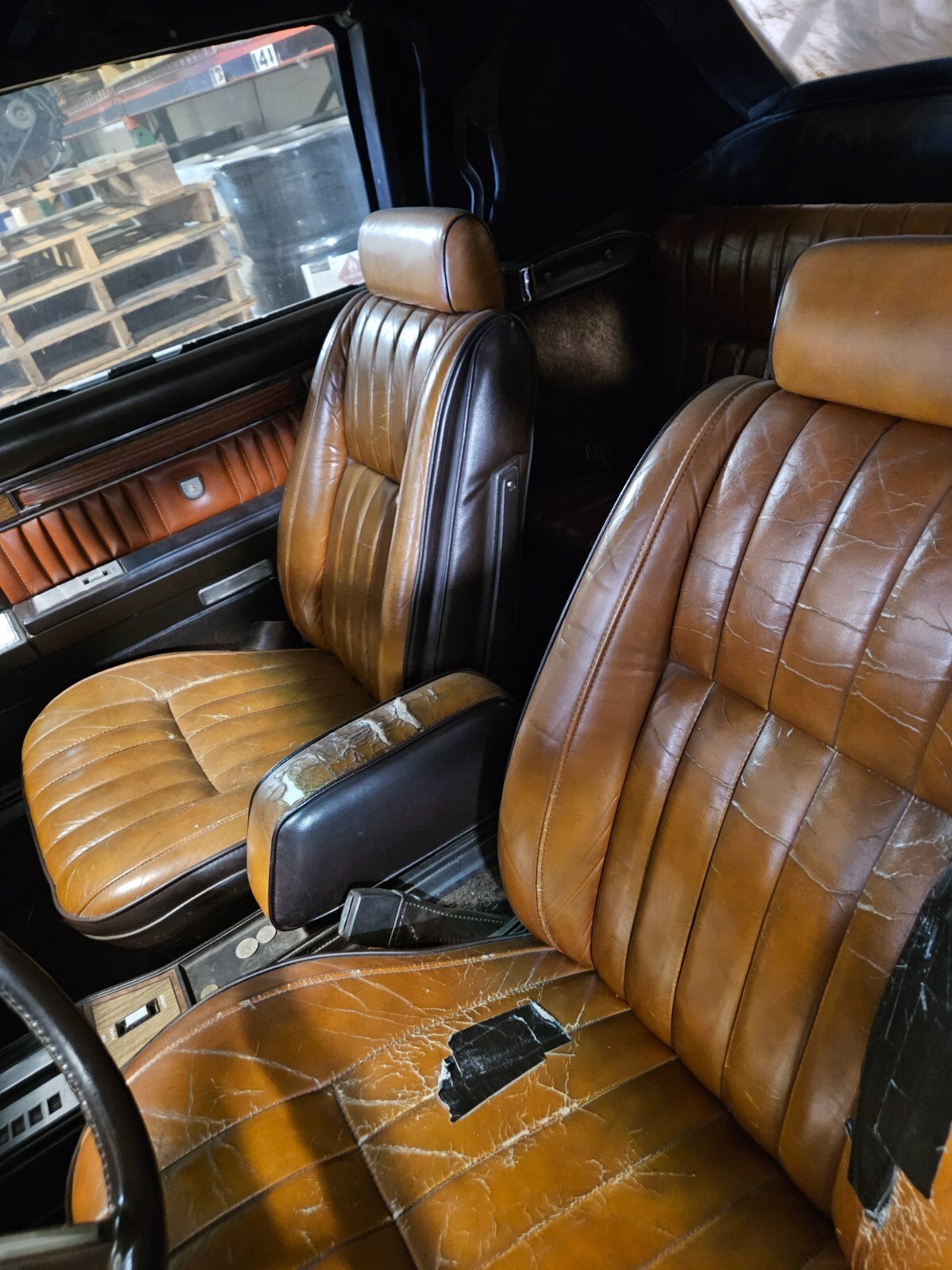 1983 Chrysler LeBaron Wood Trim over Black Paint - photo 4