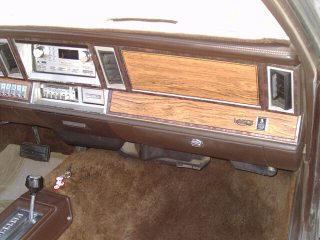 1983 Chrysler LeBaron Mark Cross edition - photo 6
