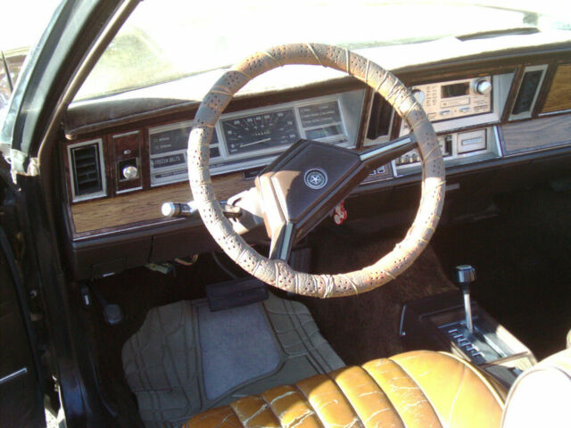 1983 Chrysler LeBaron Mark Cross edition - photo 7
