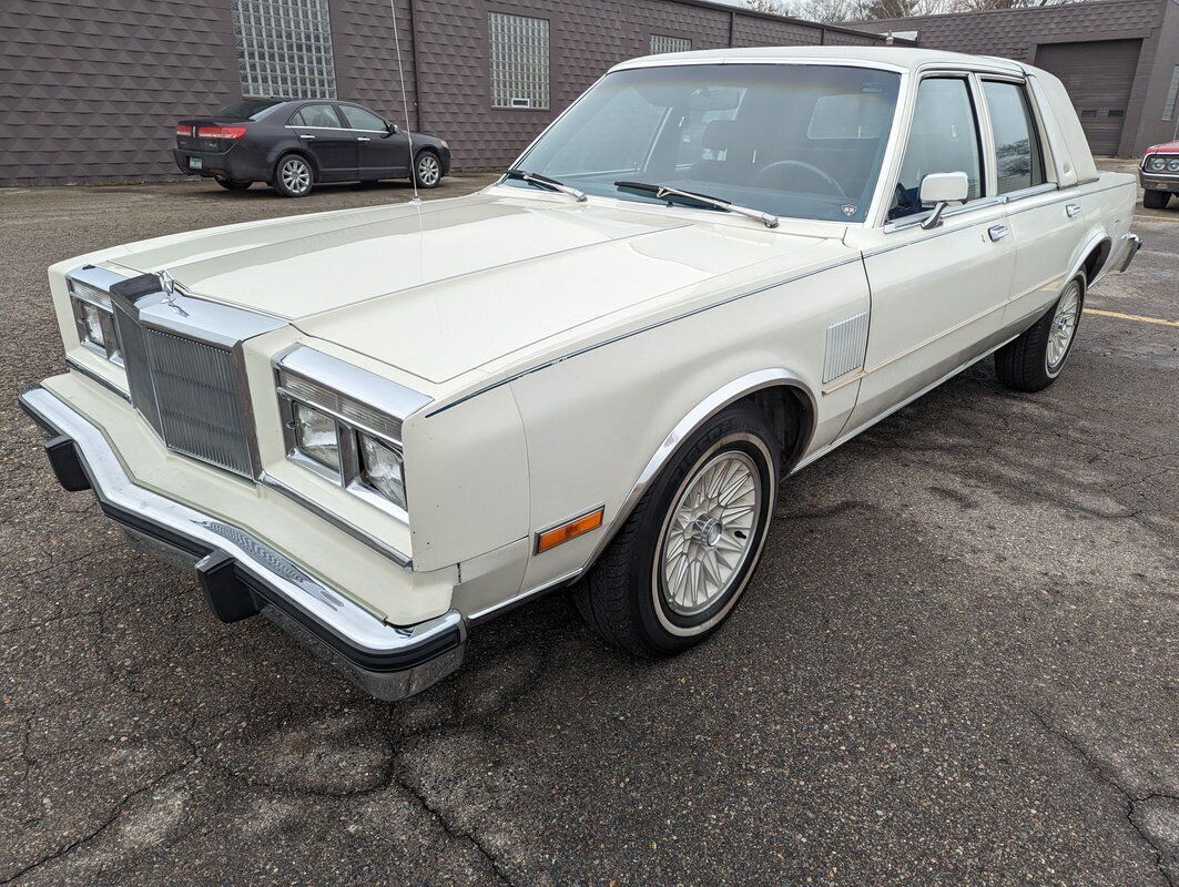 1983 Chrysler New Yorker - photo 3