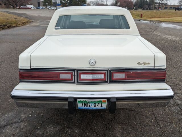 1983 Chrysler New Yorker - photo 6