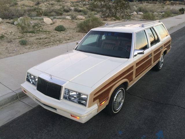 1983 Chrysler Town & Country Wagon with Mark Cross Package - photo 2