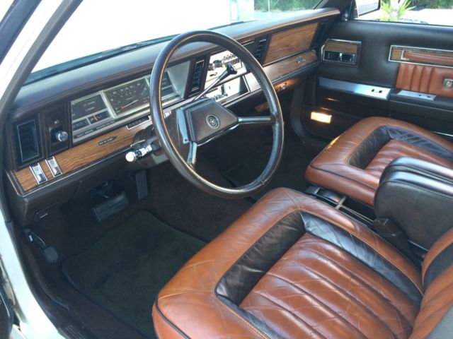 1983 Chrysler Town & Country Wagon with Mark Cross Package - photo 7