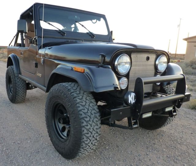 1983 CJ-7 LIFTED SBC V8 4-Speed Manual - Vivid Black and Tan *NO RESERVE* 1983 Jeep CJ CJ-7