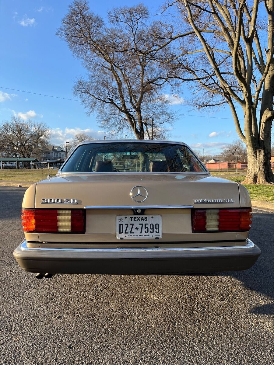 1983 Mercedes-Benz 300-Series - photo 6