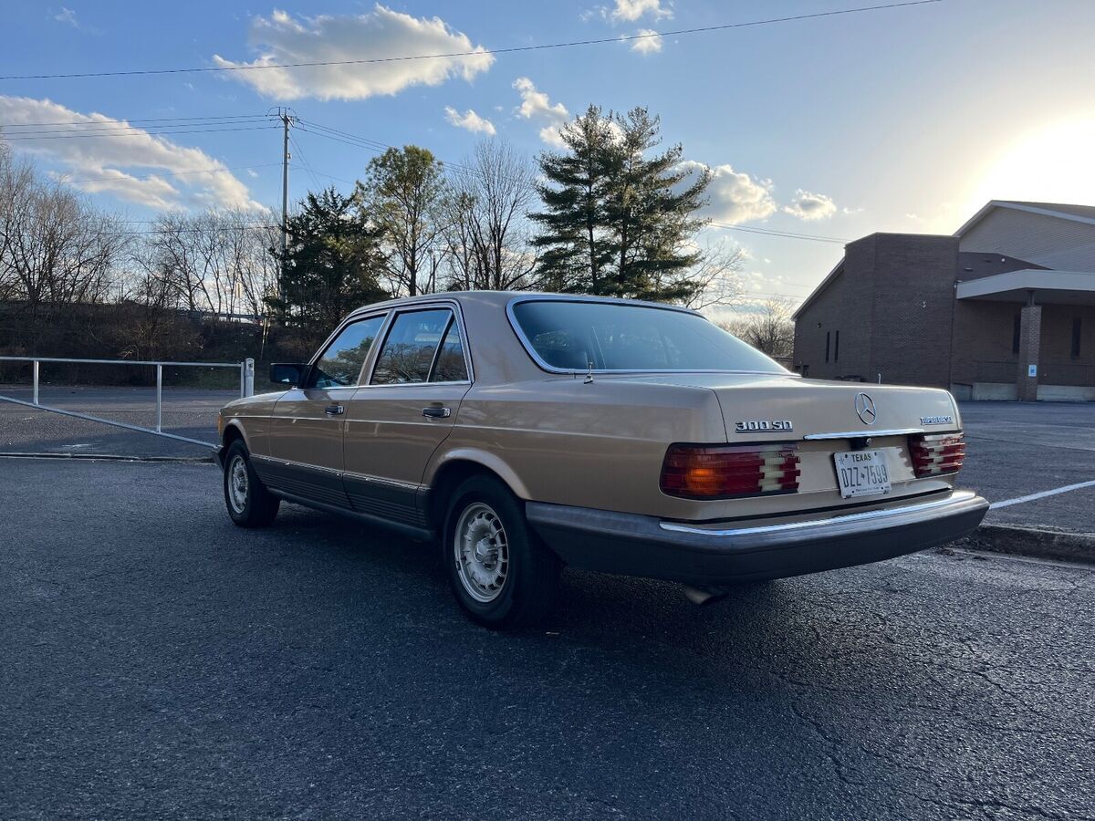 1983 Mercedes-Benz 300-Series - photo 8