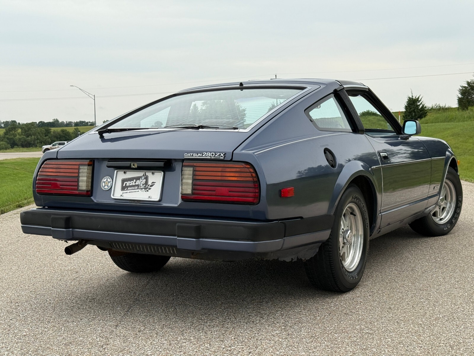 1983 Nissan 280ZX , 2.8L IL6, 5 Speed, AC, T-Tops, Gray, 69k Miles - photo 11