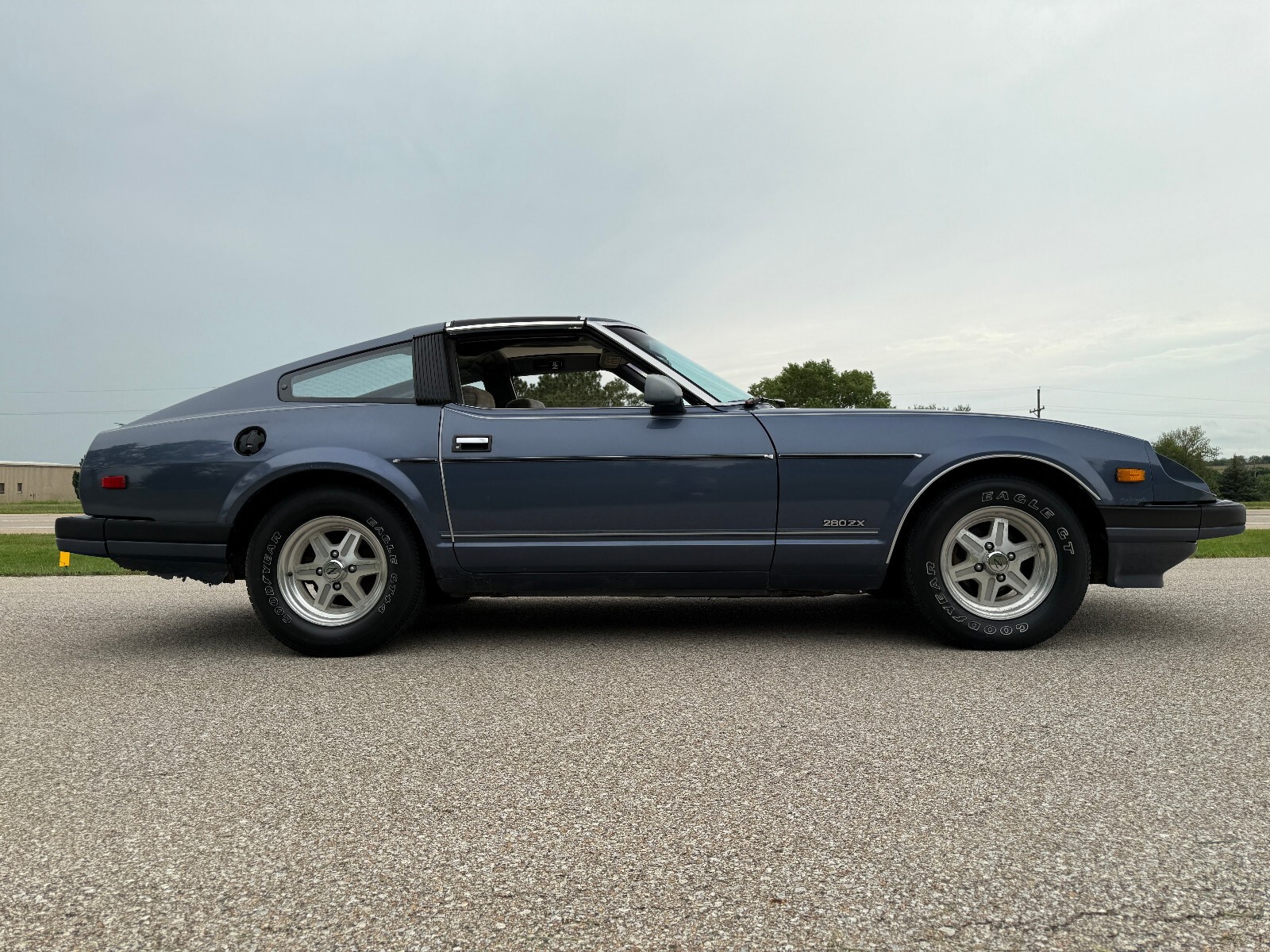 1983 Nissan 280ZX , 2.8L IL6, 5 Speed, AC, T-Tops, Gray, 69k Miles - photo 12
