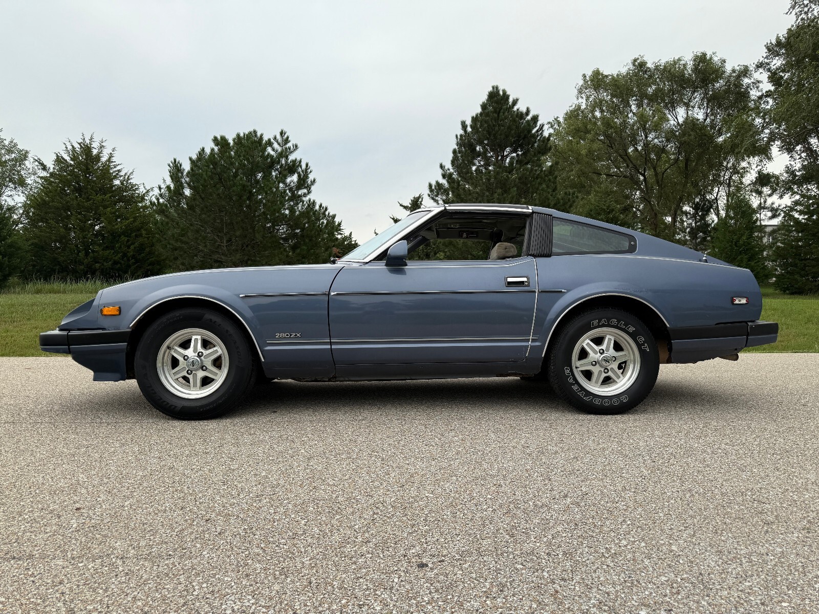 1983 Nissan 280ZX , 2.8L IL6, 5 Speed, AC, T-Tops, Gray, 69k Miles - photo 13