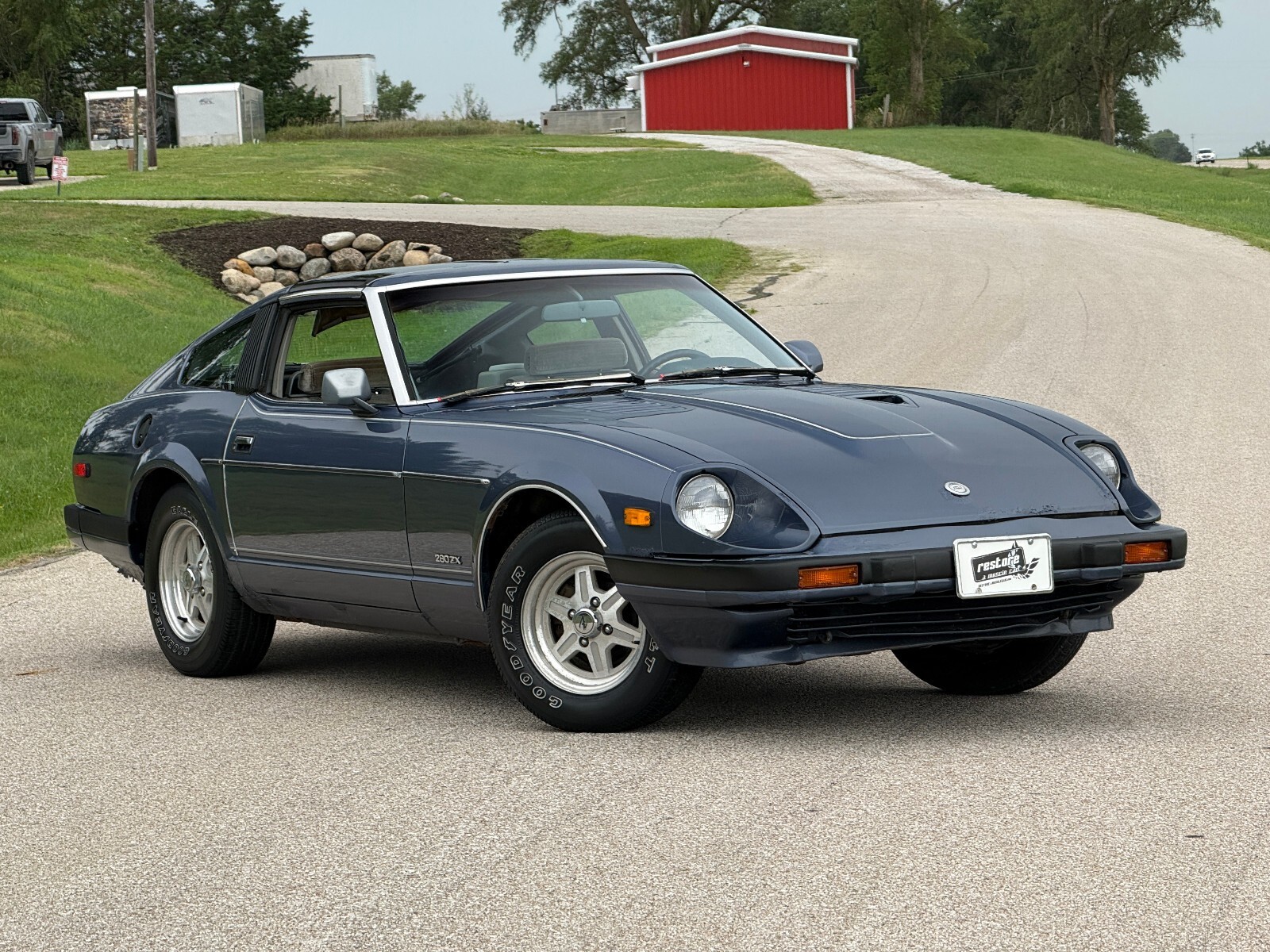 1983 Nissan 280ZX , 2.8L IL6, 5 Speed, AC, T-Tops, Gray, 69k Miles - photo 3