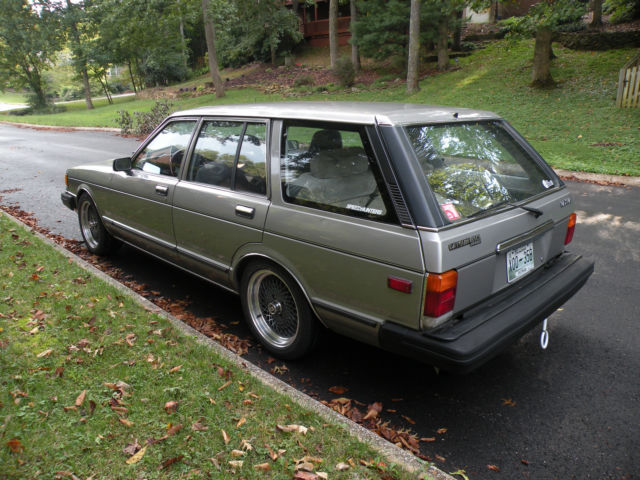 1983 Datsun 810 Maxima (Nissan - Bluebird - 910 - Skyline) - photo 4