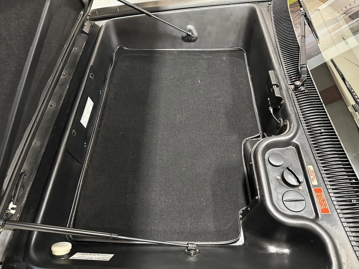 1983 DeLorean Gray Interior / Automatic - photo 12
