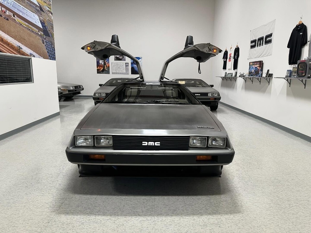 1983 DeLorean Gray Interior / Automatic - photo 2