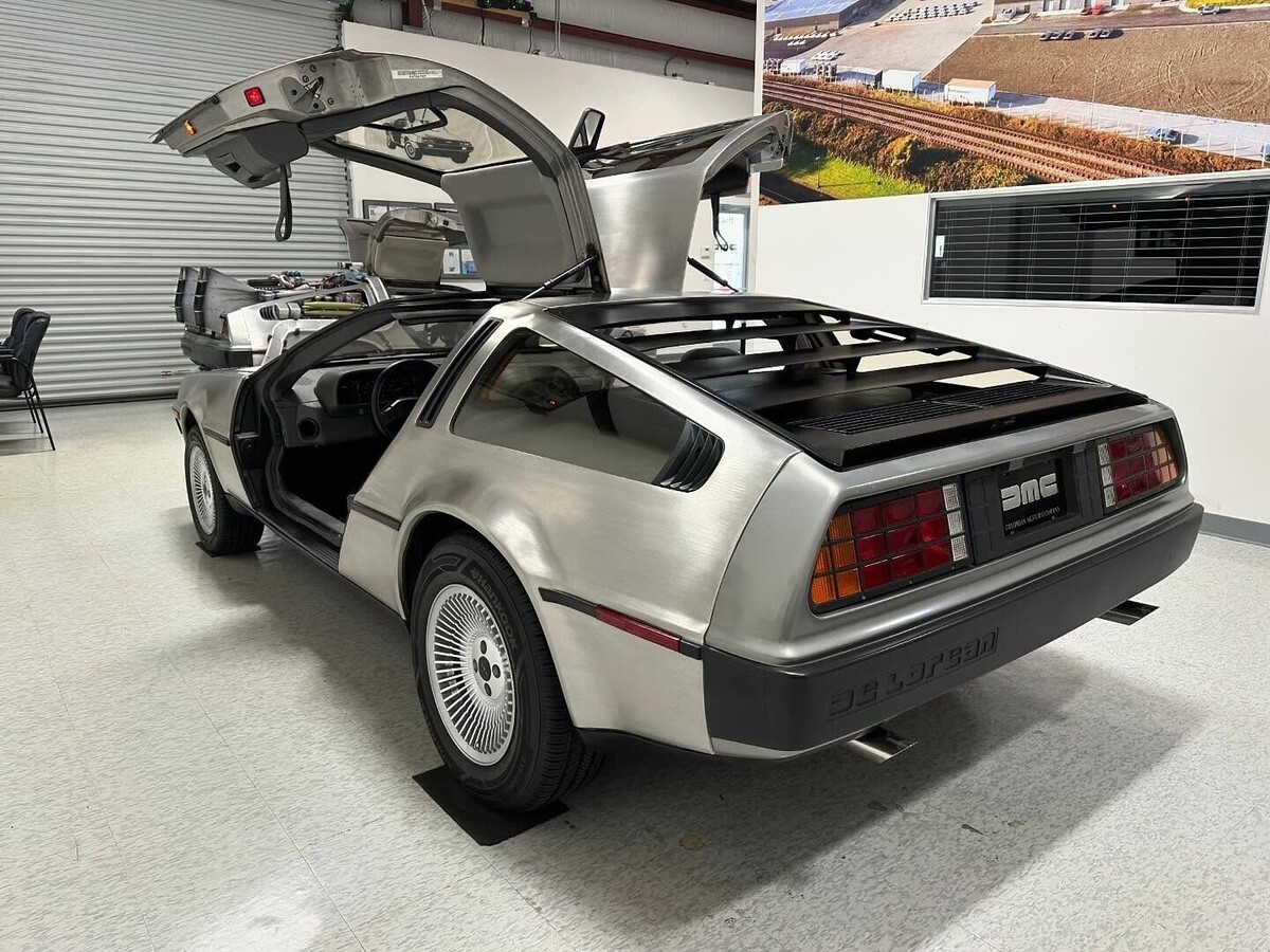 1983 DeLorean Gray Interior / Automatic - photo 5