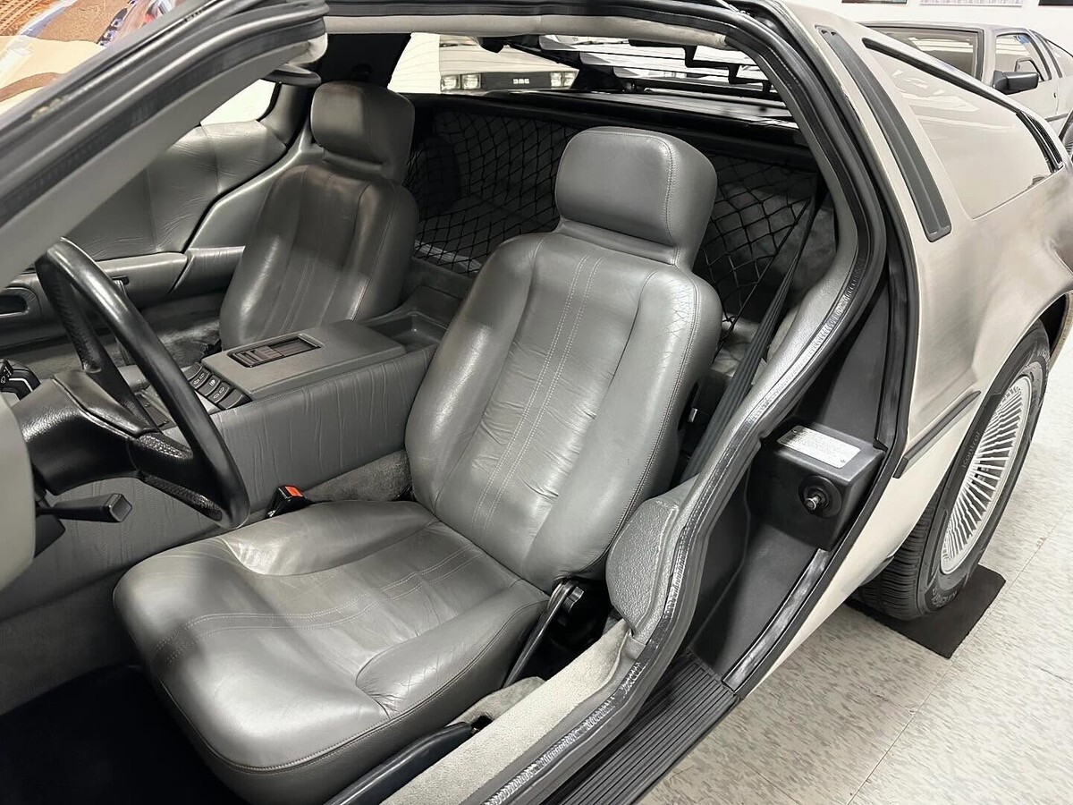 1983 DeLorean Gray Interior / Automatic - photo 7