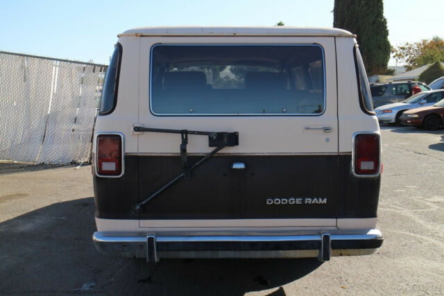 1983 Dodge Ram Van B350 - photo 4