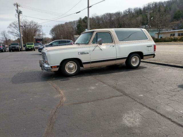 1983 Dodge Ramcharger - photo 2