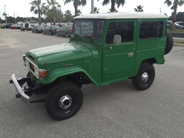 1983 Toyota Land Cruiser Base 2dr 4WD SUV