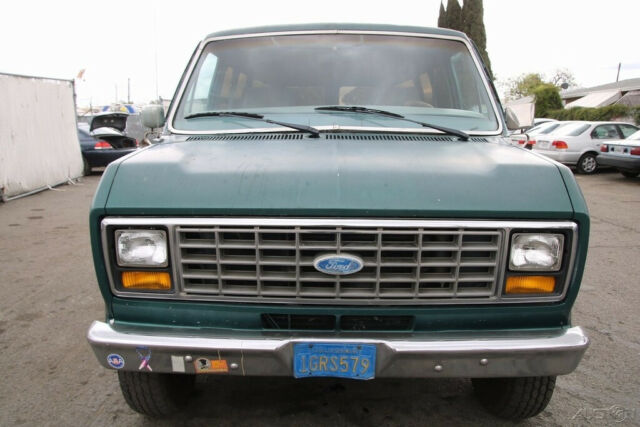 1983 Ford E-Series Van Club Wagon XL - photo 8