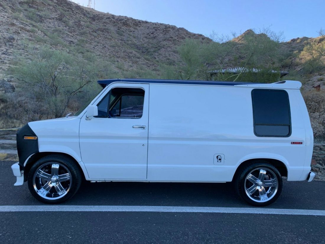 1983 Ford E-Series Van - photo 2