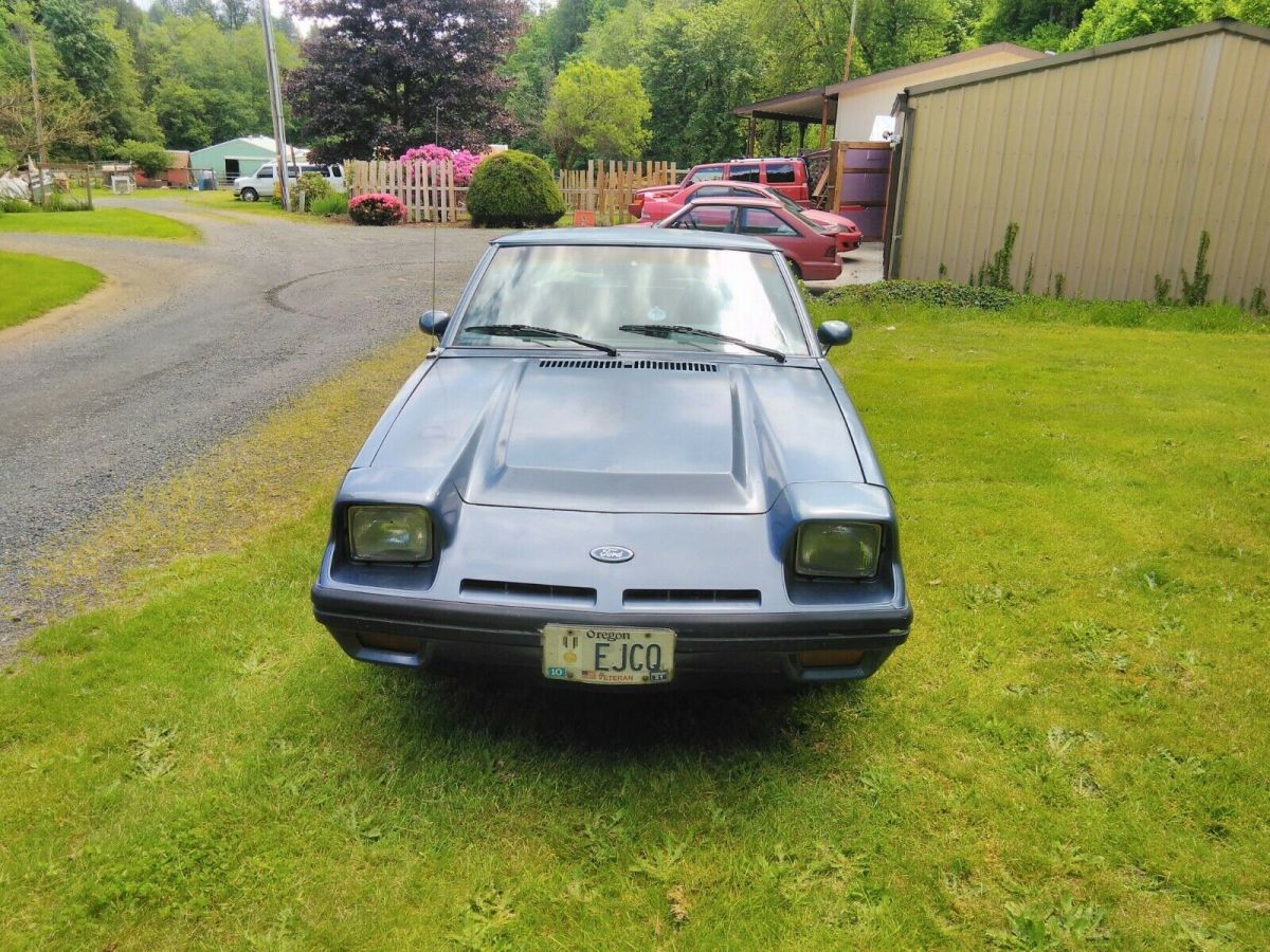 1983 Ford EXP Frog face car 1983 Ford Escort EXP