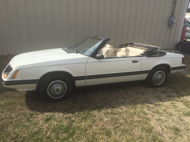 1983 Ford Mustang Convertible GLX - photo 2